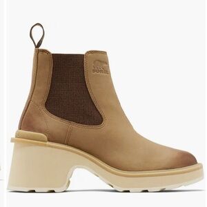 Sorel High Line Chelsea bootie. Size 9.5. Tan leather. Weatherproof. Heeled boot